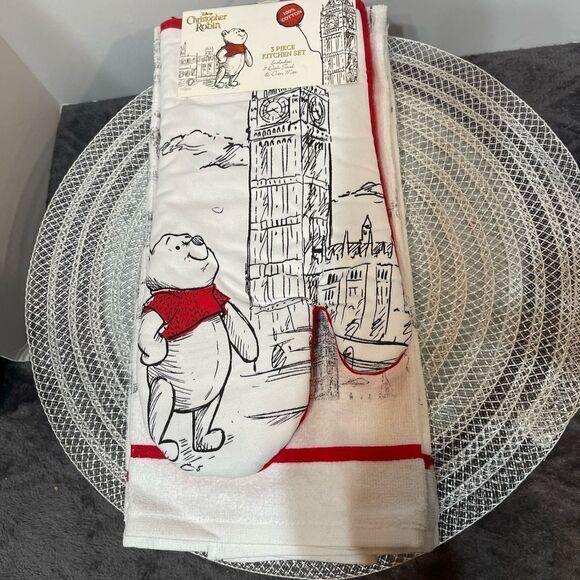 Disney Winnie the Pooh Kitchen Towels and Mitt set 3 piece set NWT - Picture 1 of 7